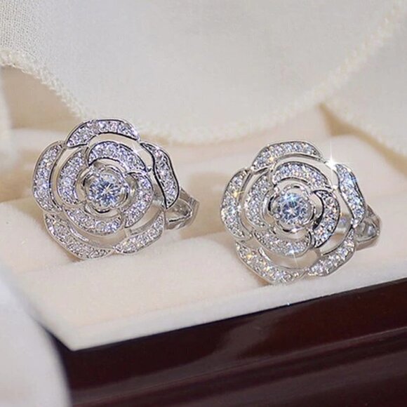 🔥 Gold Plated Diamond CZ Elegant Rose Flower Stud Earrings Women, HA4509 - Picture 1 of 4